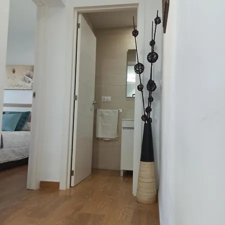 Novedad Centrico Con Porche Y Jardin *