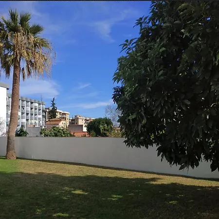 Novedad Centrico Con Porche Y Jardin Торремолинос