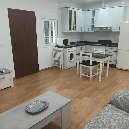 Novedad Centrico Con Porche Y Jardin 토레몰리노스