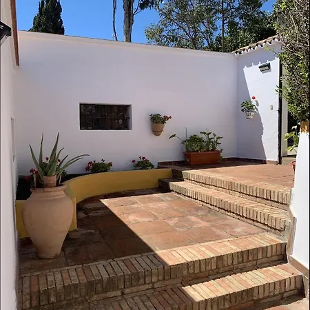 Novedad Céntrico Con Porche Y Jardín *