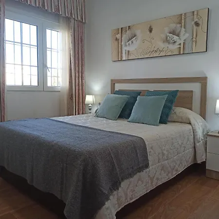 Novedad Céntrico Con Porche Y Jardín *