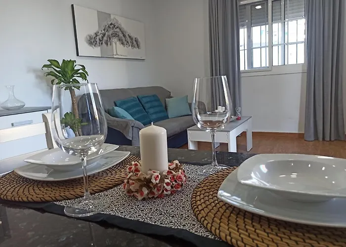 Daire Novedad Centrico Con Porche Y Jardin Torremolinos